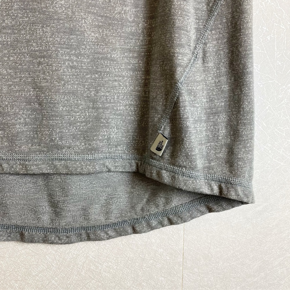 The North Face Light Heather Grey Round Neck Slouchy Slub Cotton Blend T-Shirt - Picture 2 of 6